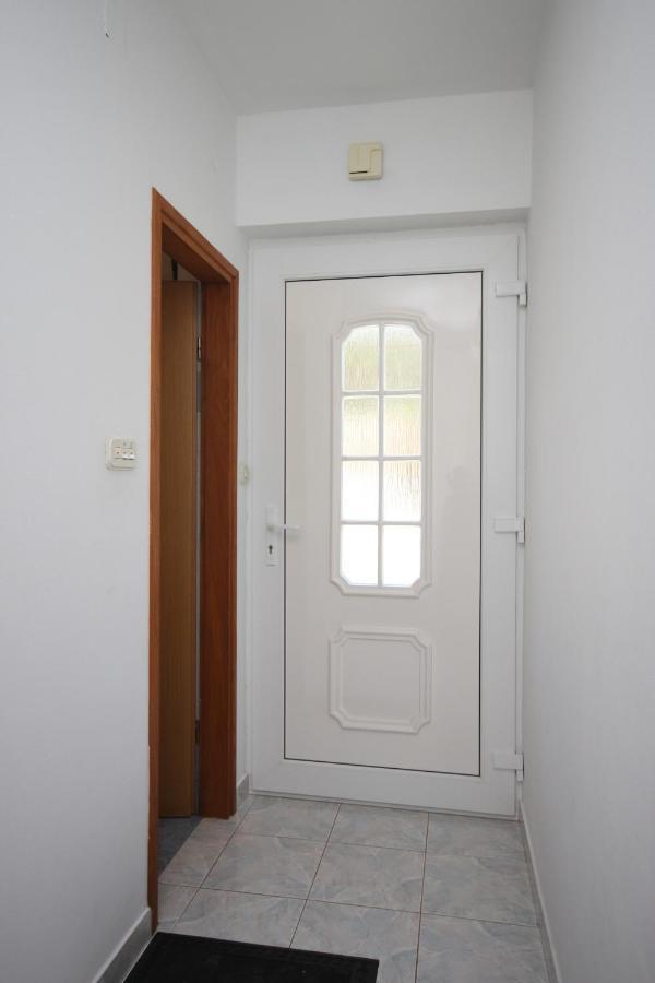 Apartments By The Sea Cove Mulobedanj, Pag - 6275 Lun  Exterior foto